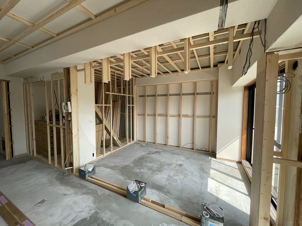 リノベーション⼯事